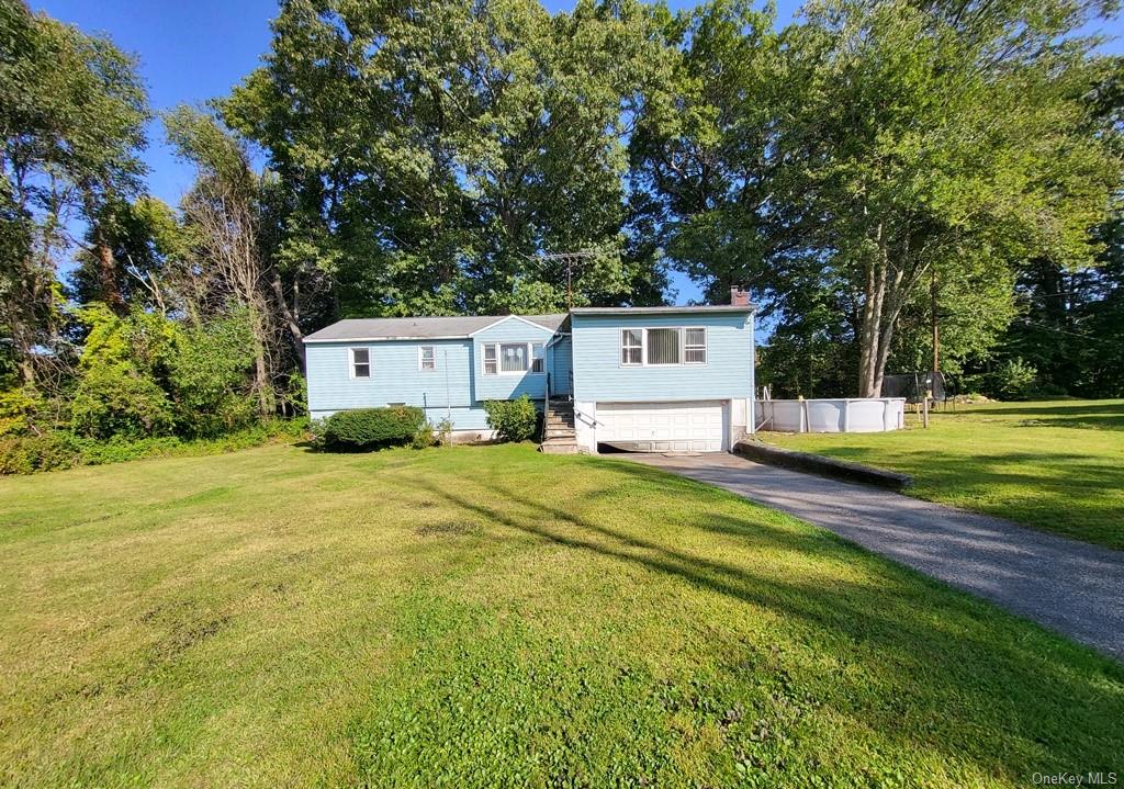 Crescent Rd, Mahopac, NY 10541