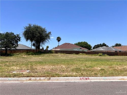 806 La Laguna Rd, Mission, TX, 78572-1309 | Card Image