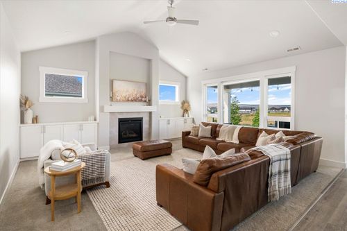 2237 Legacy Ln, Richland, WA, 99352-7902 | Card Image