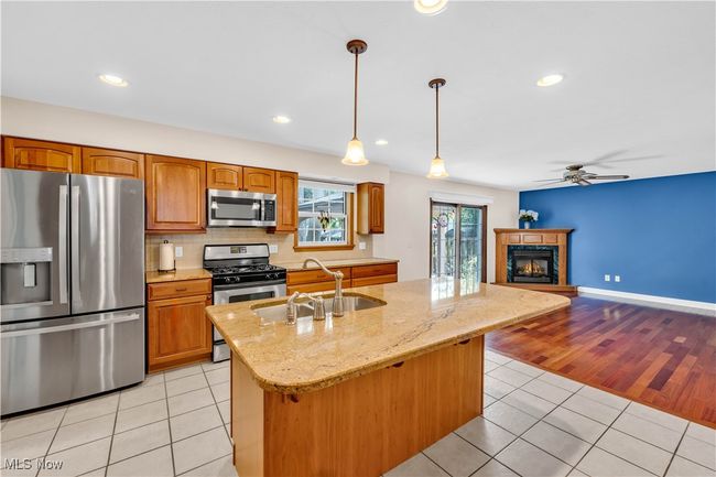 KITCHEN | Image 11