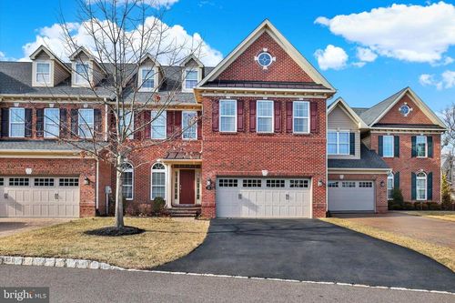 35 Rittenhouse Cir, NEWTOWN, PA, 18940-1187 | Card Image