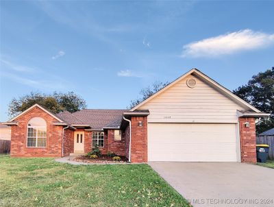 14249 S Glen Street, House other with 3 bedrooms, 2 bathrooms and null parking in Glenpool OK | Image 1