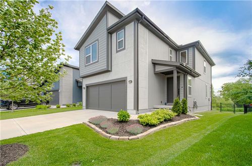 18061 Hauser St, Bucyrus, KS, 66013 | Card Image
