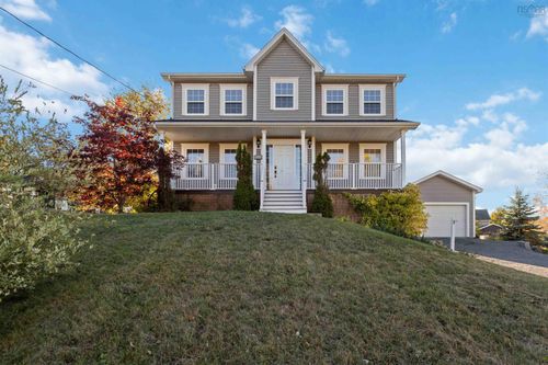 135 Aylward Rd, Falmouth, NS, B0P1P0 | Card Image