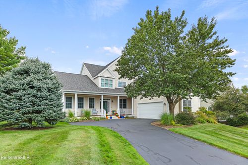 9 Fairwynds Dr, Lenox, MA, 01240-2729 | Card Image