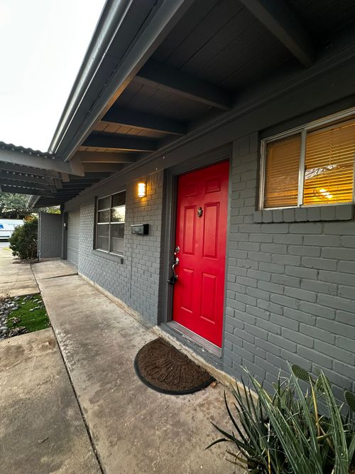 b-2104 Wordsworth Dr, Austin, TX, 78704-6724 | Card Image