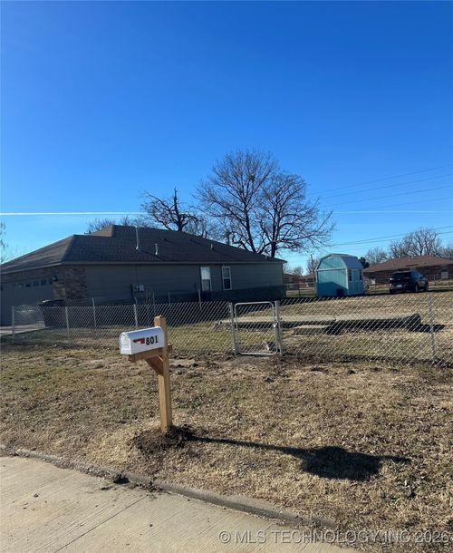 801 S Elm Ave, Bartlesville, OK, 74003-4424 | Card Image