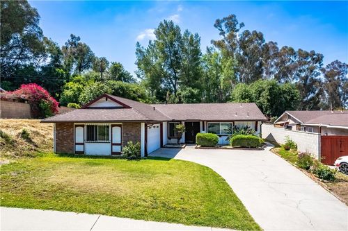 1510 E Newcrest Dr, West Covina, CA, 91792-1218 | Card Image