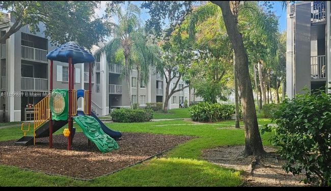 APT-102 - 11155 Sw 5 Th Pl, Condo with 2 bedrooms, 2 bathrooms and null parking in Pembroke Pines FL | Image 22