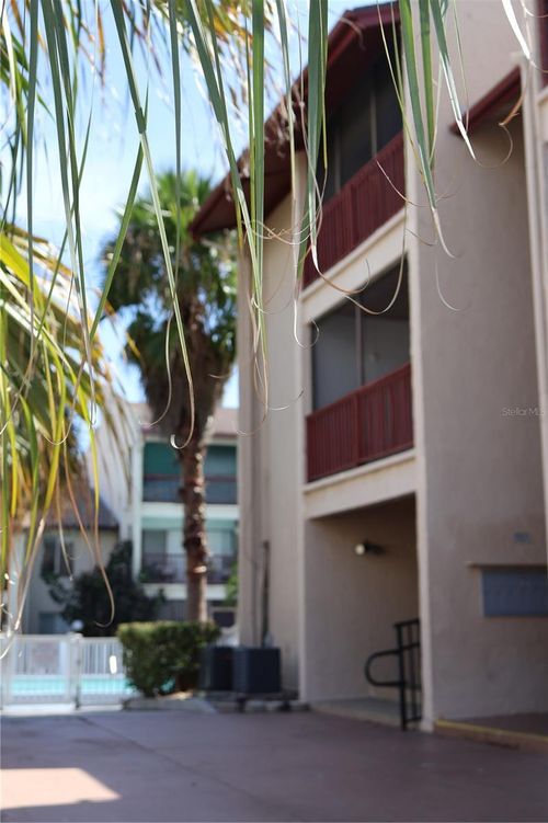 unit-47-8602 Huron Ct, Tampa, FL, 33614-2060 | Card Image