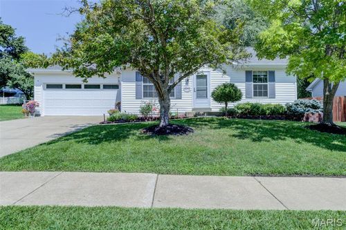 12 Redhead Ln, O Fallon, MO, 63368-8318 | Card Image