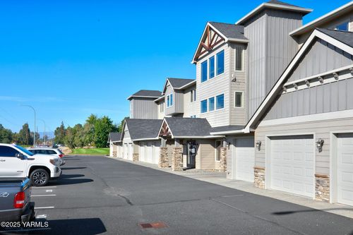 unit-301a-8905 Occidental Rd, Yakima, WA, 98903-9816 | Card Image
