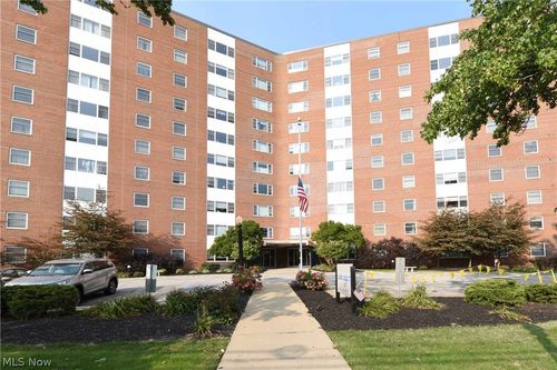 619-11850 Edgewater Dr, Lakewood, OH, 44107-6703 | Card Image