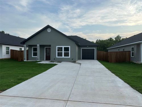 1009 S Preston St, Ennis, TX, 75119-6409 | Card Image