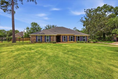 2145 Chevy Chase Ln, Beaumont, TX, 77706-2611 | Card Image