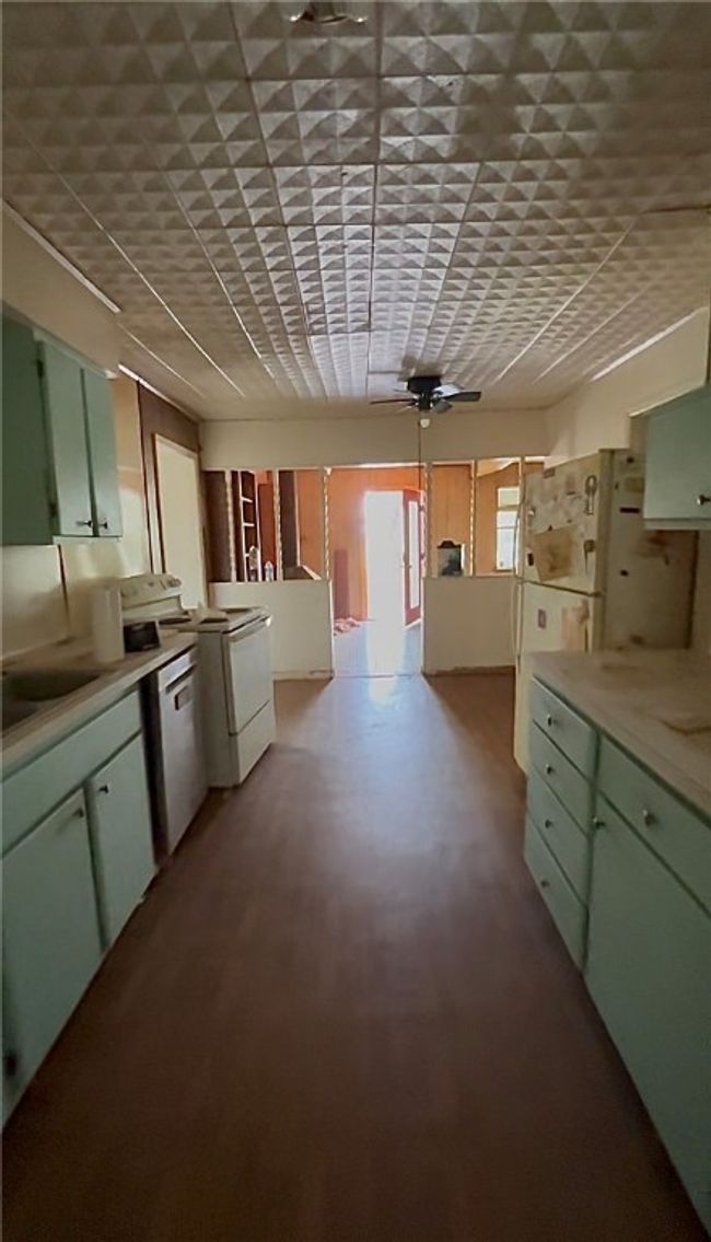 1246 Kenney Ln, House other with 4 bedrooms, 2 bathrooms and null parking in Ingleside TX | Image 4