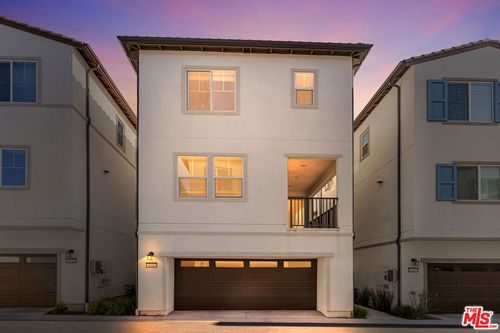 3049 Tallahassee Ln, Simi Valley, CA, 93065-1352 | Card Image