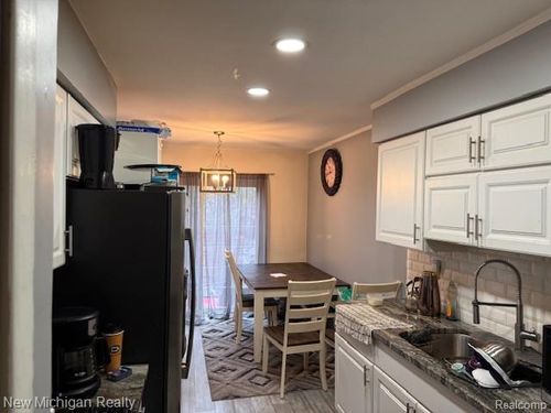 115-15332 Renshaw Dr, Clinton Township, MI, 48038-2654 | Card Image