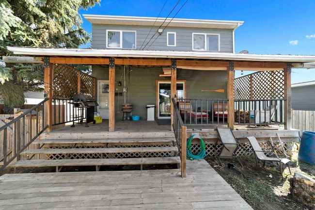 4930 53 Street, House other with 3 bedrooms, 3 bathrooms and 2 parking in Killam AB | Image 4