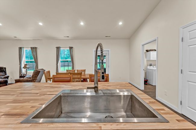 263 Mountain View Cir, House other with 3 bedrooms, 2 bathrooms and 5 parking in Ocoee TN | Image 4