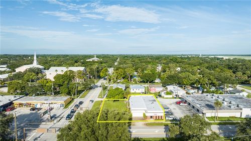2315 14th Ave, Vero Beach, FL, 32960-3301 | Card Image
