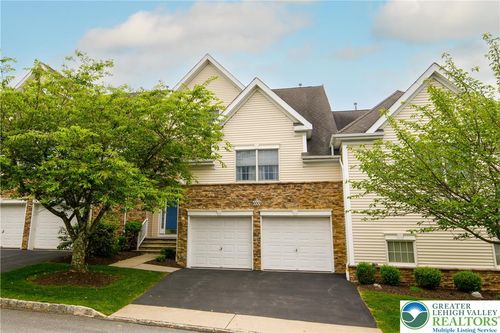 600 Quaker Ridge Ter, Williams Twp, PA, 18042-7104 | Card Image