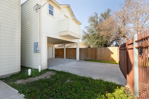 7750 Avenue J, Houston, TX, 77012-1032 | Card Image