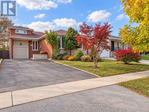 41 Rowse Cres, Etobicoke, ON, M9P3L4 | Card Image