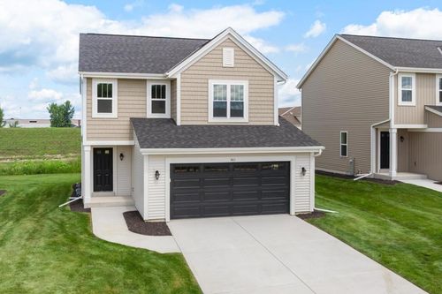 621 Belmont Dr, Watertown, WI, 53094-7729 | Card Image