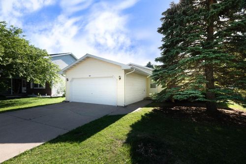 851 Hennessy Street, OSHKOSH, WI, 54904 | Card Image