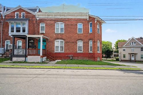 52 Linden Ave, Middletown, NY, 10940-4827 | Card Image