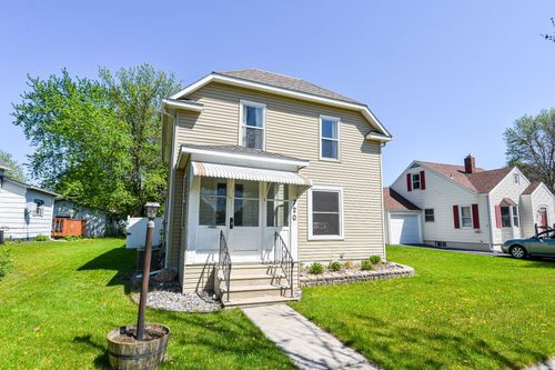 720 Arnold Ave N, Thief River Falls, MN, 56701-1420 | Card Image
