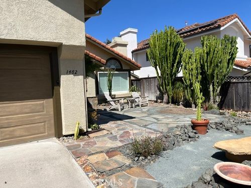 1462 Ashmore St, San Luis Obispo, CA, 93401-7682 | Card Image