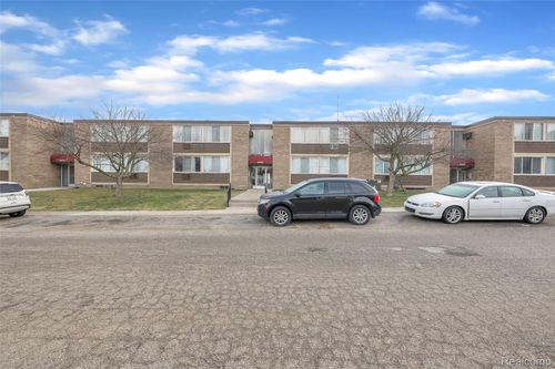 apt-2-6015 Southfield Fwy, Detroit, MI, 48228-3878 | Card Image