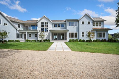 551 Main St, Westhampton Beach, NY, 11978-2400 | Card Image