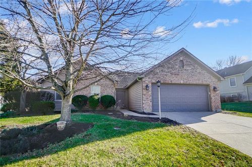 6882 Marwyck Drive, Centerville, OH, 45459 | Card Image