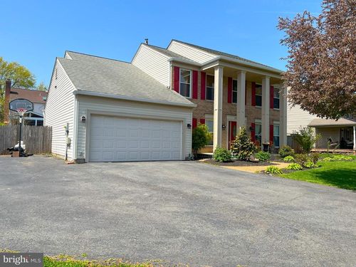 9544 Oakenshaw Dr, MANASSAS, VA, 20110-5863 | Card Image