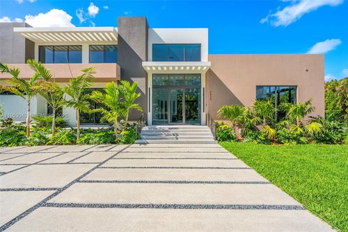 5825 Sw 111th Ter, Pinecrest, FL, 33156-5043 | Card Image