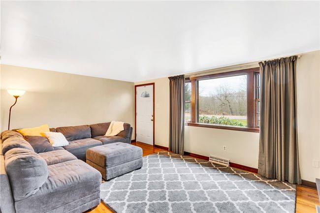 5190 Hardt Rd, House other with 3 bedrooms, 3 bathrooms and 2 parking in Gibsonia PA | Image 4