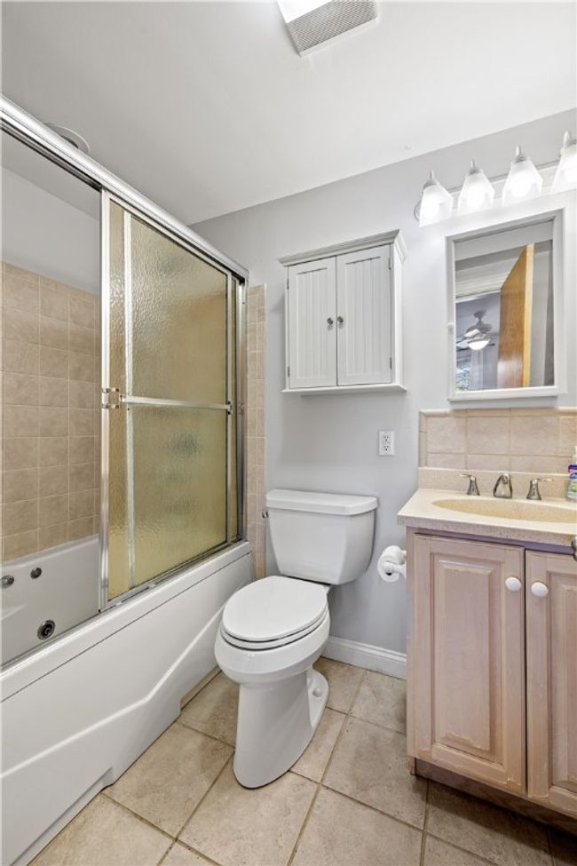 APT-6 - 72 W Side Rd, Condo with 2 bedrooms, 2 bathrooms and 1 parking in Block Island RI | Image 23