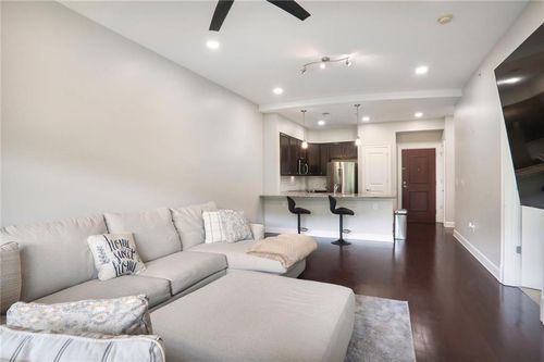 unit-722-200 River Vista Dr, Atlanta, GA, 30339-7624 | Card Image