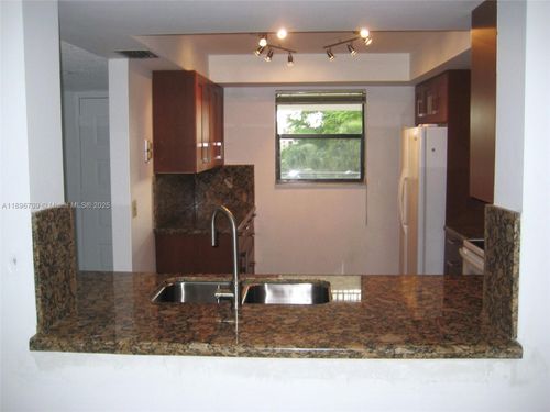 apt-310-16051 Blatt Blvd, Weston, FL, 33326-1442 | Card Image