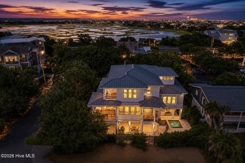 9 Island Dr, Wrightsville Beach, NC, 28480-1961 | Card Image
