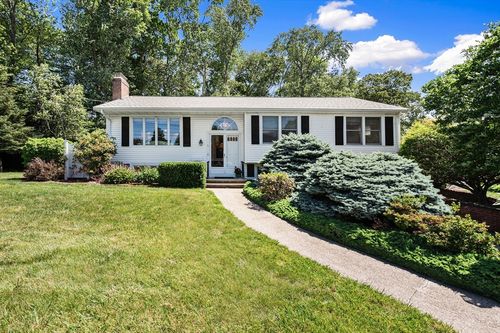 11 Sherwood Dr, Norwood, MA, 02062-1027 | Card Image