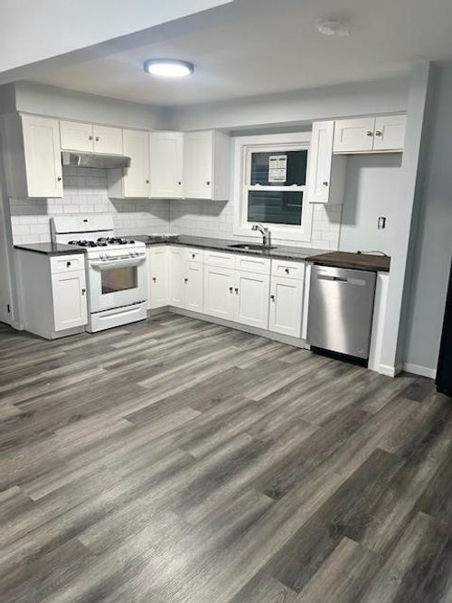 1-107 Waverly St, Jersey City, NJ, 07306-2114 | Card Image