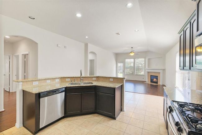 17414 Sandalisle Ln, House other with 3 bedrooms, 2 bathrooms and 2 parking in Richmond TX | Image 11