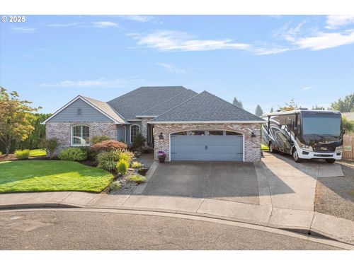 730 Oak St, Molalla, OR, 97038-9381 | Card Image