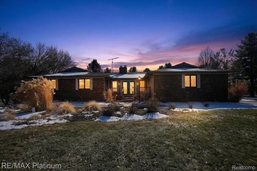 3725 W Howell Rd, Mason, MI, 48854-9588 | Card Image