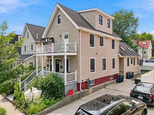 29 Elmwood St, Somerville, MA, 02144-2407 | Card Image