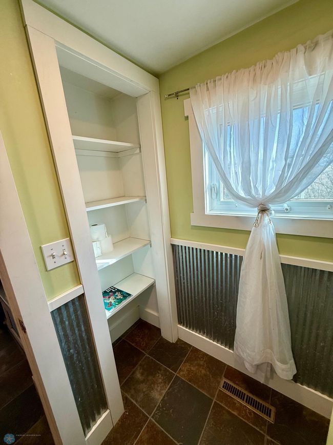 Main Floor Full Bath | Image 14